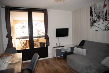 Gîte pour 4 personnes, avec vue et balcon à Oz