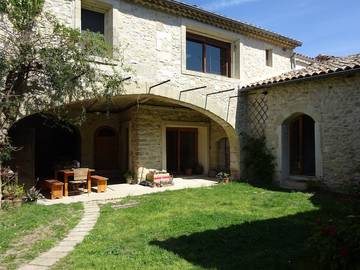 Gîte pour 8 personnes, avec jardin, animaux acceptés dans le Gard