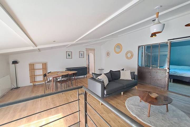 Location de vacances pour 5 personnes, avec Terrasse ainsi que Jardin et Piscine à Sadirac