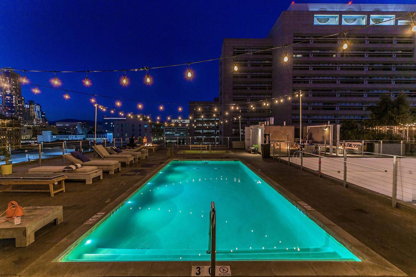 Entire apartment, Stylish Xl 2Br 2Ba At Hwh by Oneluxstay in Los Angeles, Los Angeles County