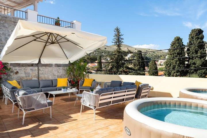 Maison d’hôte pour 2 personnes, avec jacuzzi et terrasse dans Symi - 2
