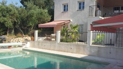Maison d’hôte pour 4 personnes, avec vue ainsi que jardin et piscine à Lorgues