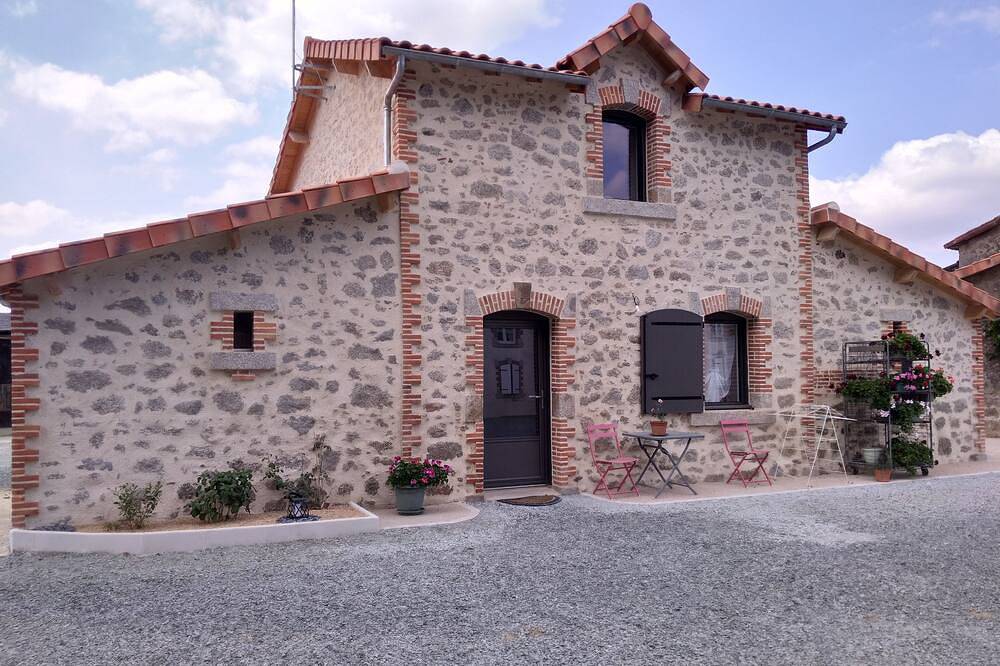 Petite maison de campagne dans une exploitation agricole in Vernoux-en-Gâtine, Deux-Sèvres