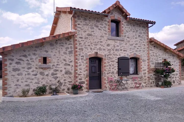 Petite maison de campagne dans une exploitation agricole in Vernoux-en-Gâtine, Deux-Sèvres