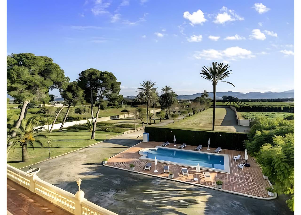 Villa 'El Palacete' with Mountain View, Private Pool and Wi-Fi in El Palmar, Costa Blanca