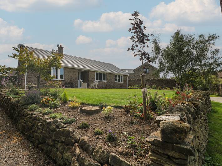 Cottage for 6 people, with garden in Peak District