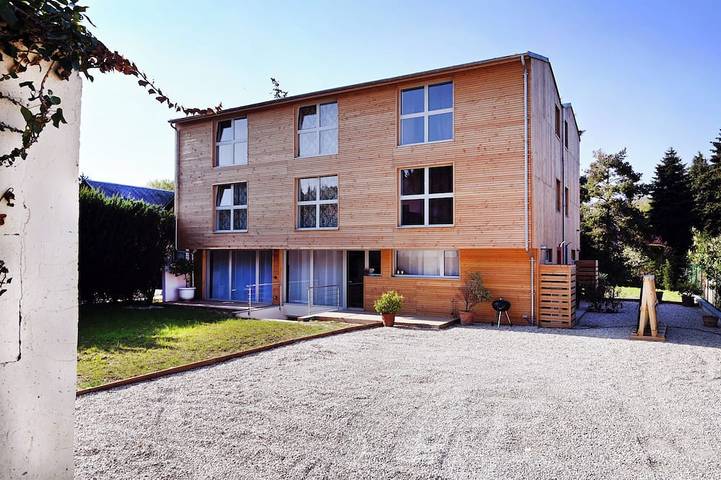 Location de vacances pour 12 personnes, avec sauna et terrasse ainsi que jacuzzi et jardin à Villennes-sur-Seine