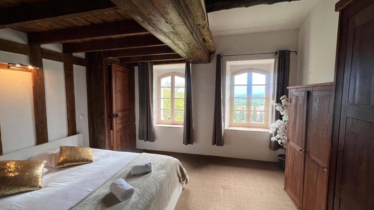 Appartement entier, Two-Bedroom Apartment in Seillans, Région de Draguignan