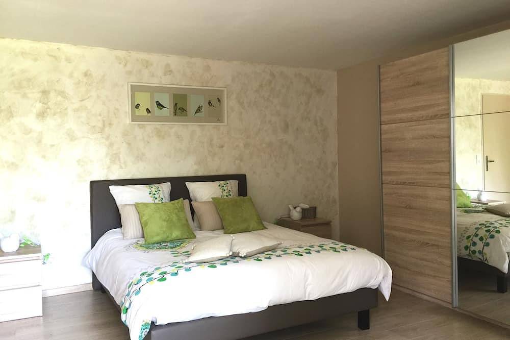4 Chambres d'Hotes de charme avec piscine et Spa in Pouzols, Région de Lodève