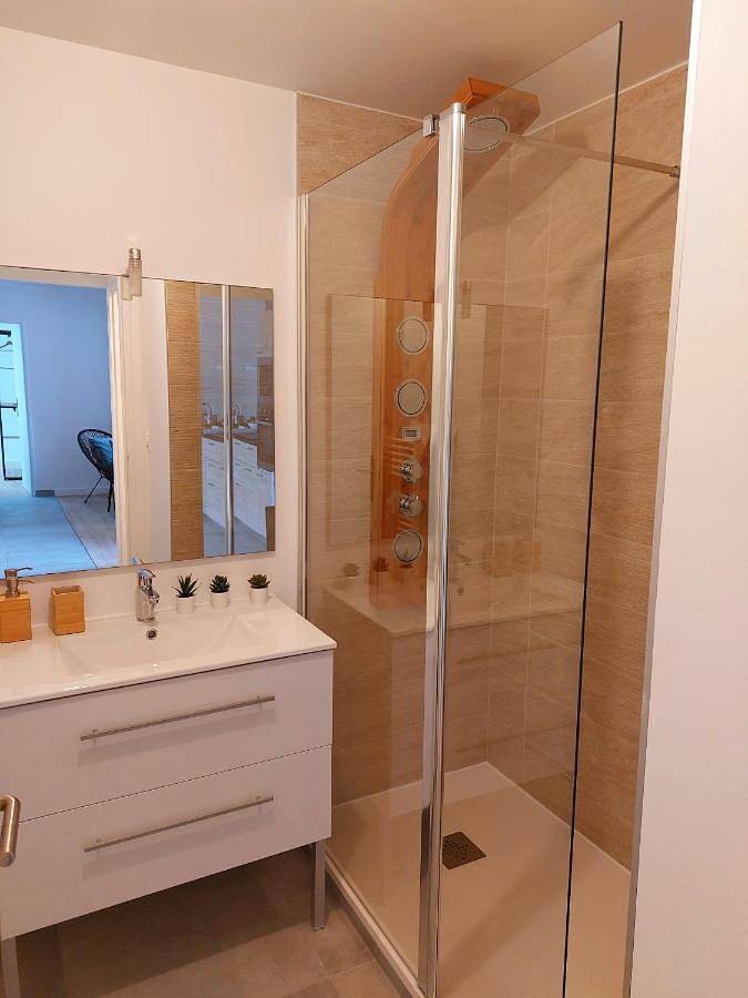 Appartement entier, Two-Bedroom Apartment in Odos, Hautes-Pyrénées
