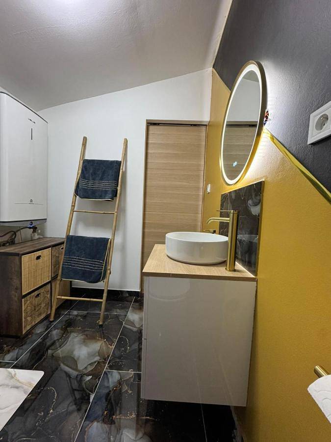 Location de vacances pour 2 personnes, avec terrasse à Châteauneuf-les-Martigues - 2