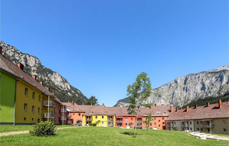 Ganze Ferienwohnung, Gemütlich, 1 km vom Strand entfernt: WLAN, Terrasse, Parkplatz und Küche in Eisenerz, Östliche Obersteiermark