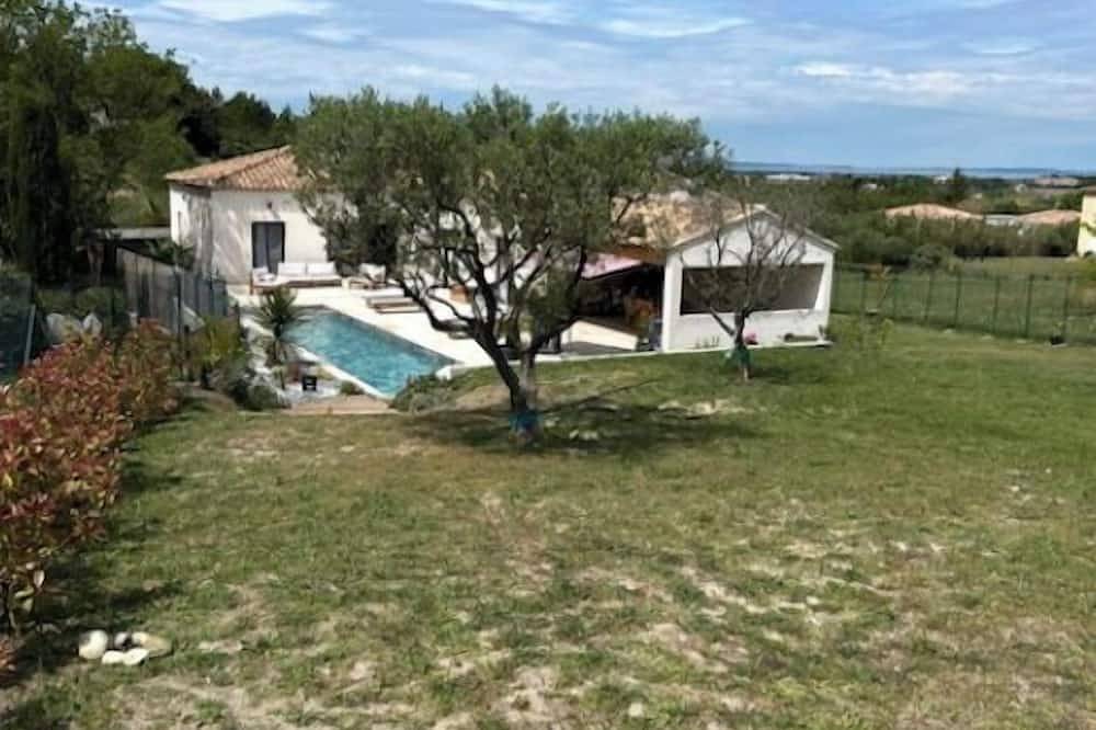 Charming renovated country house with swimming pool and landscaped garden in Marignane, Istres region