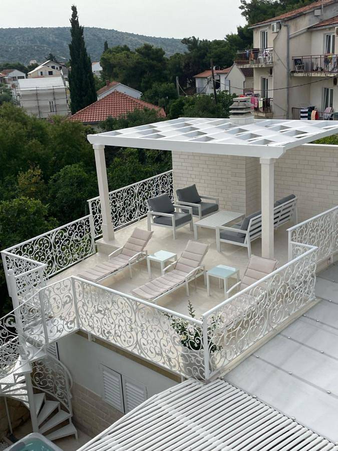 Villa in Art, Rogoznica