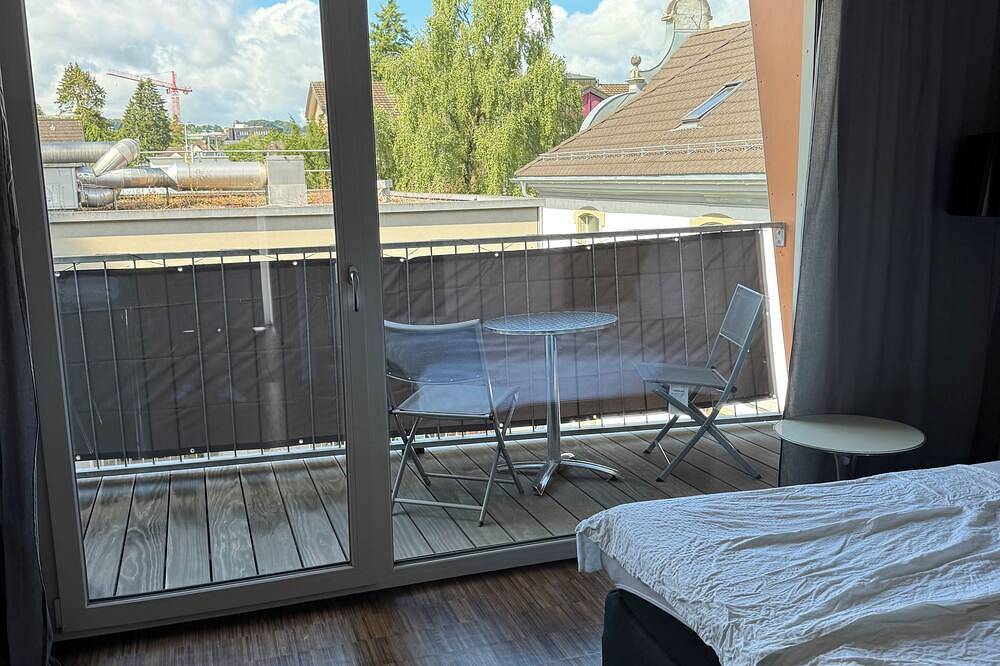 Entire apartment, Schönes Appartment Nähe Hafen Kreuzlingen in Kreuzlingen, Lake Constance (Switzerland)