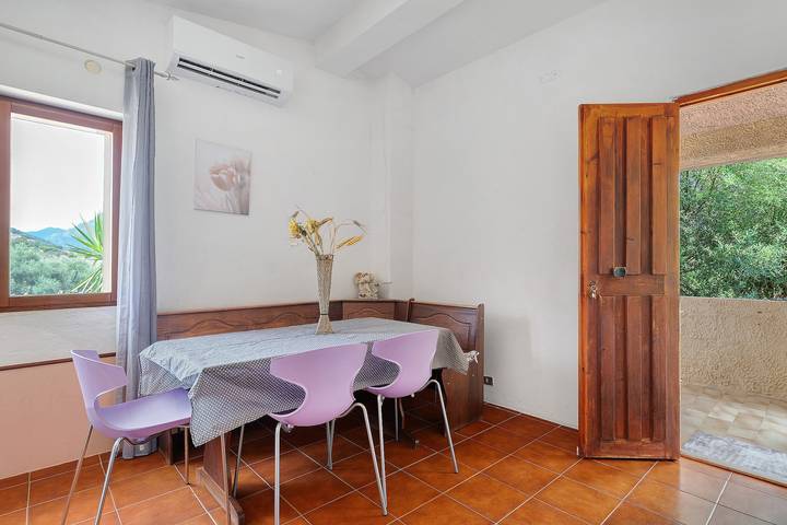 Entire apartment, Apartment 'Zakaria' with Mountain View, Wi-Fi and Air Conditioning in Foxi Lioni, Tertenia