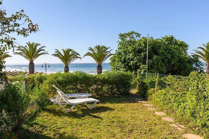 Casa de huéspuedes para 4 personas, con Terraza además de Jardín y Vistas en Luz