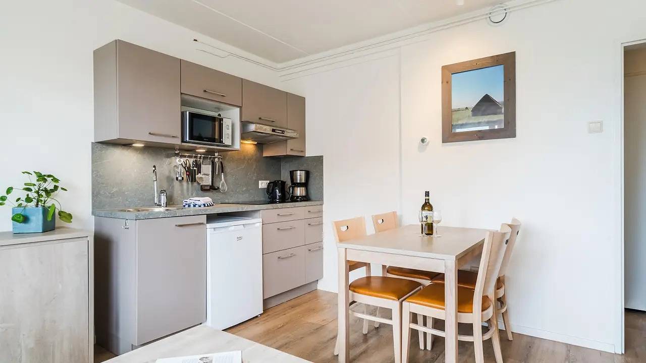 Geheel vakantieappartement, Vakantieappartement voor 4 personen met tuin in De Koog, Nederlandse waddeneilanden