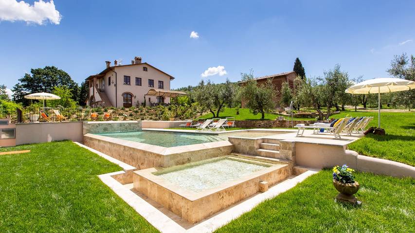 Villa per 14 persone, con Idromassaggio e Giardino a San Miniato