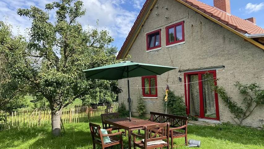 Ferienhaus für 6 Personen, mit Terrasse und Garten in Basedow