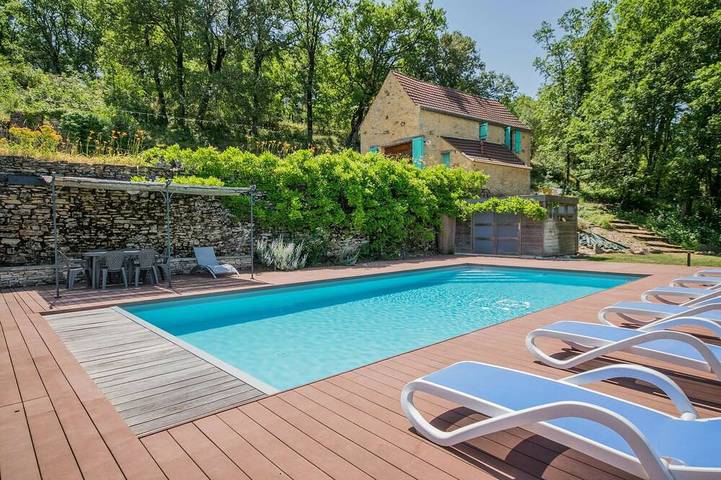 Cottage pour 6 personnes, avec jardin à Lavercantière