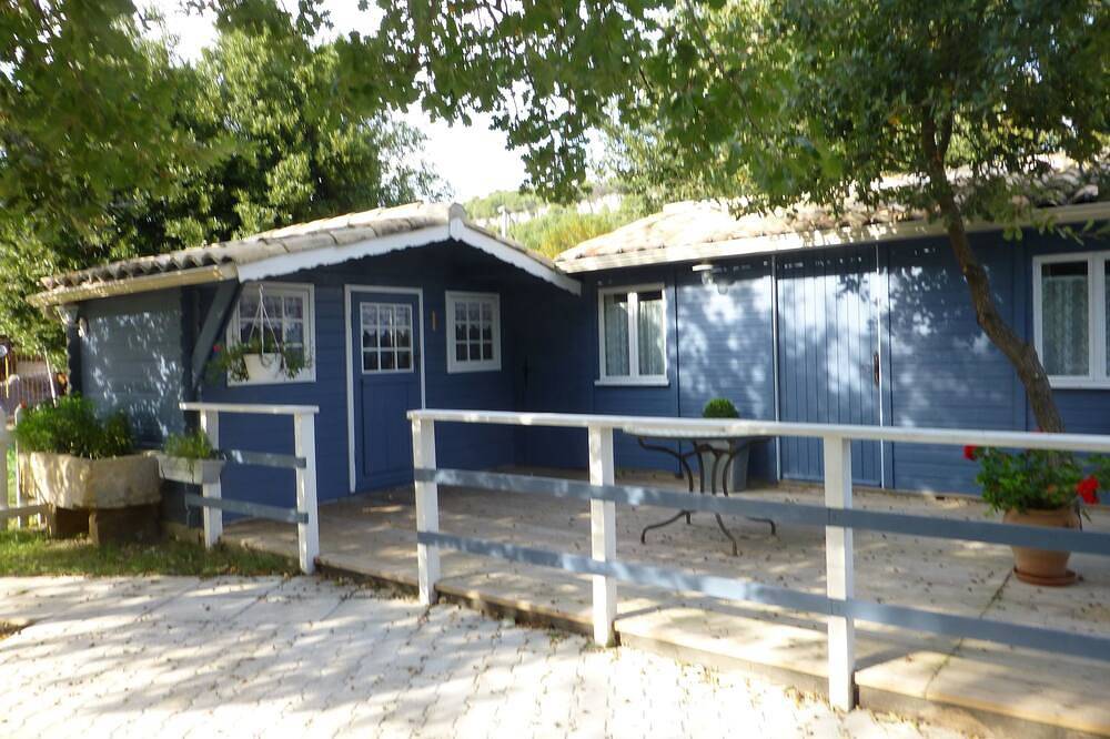 Chalet climatisé avec piscine au pied du Lubéron  Vaucluse in Mérindol, Parc naturel régional du Luberon