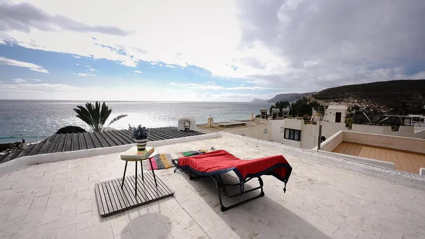 Casa de vacaciones para 11 personas, con vistas además de terraza y jardín - 1