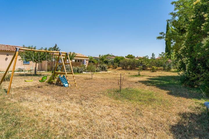 Gehele studio, Studio 'La Fourmi' met bergzicht, wifi en airconditioning in Taillades, Parc naturel régional du Luberon