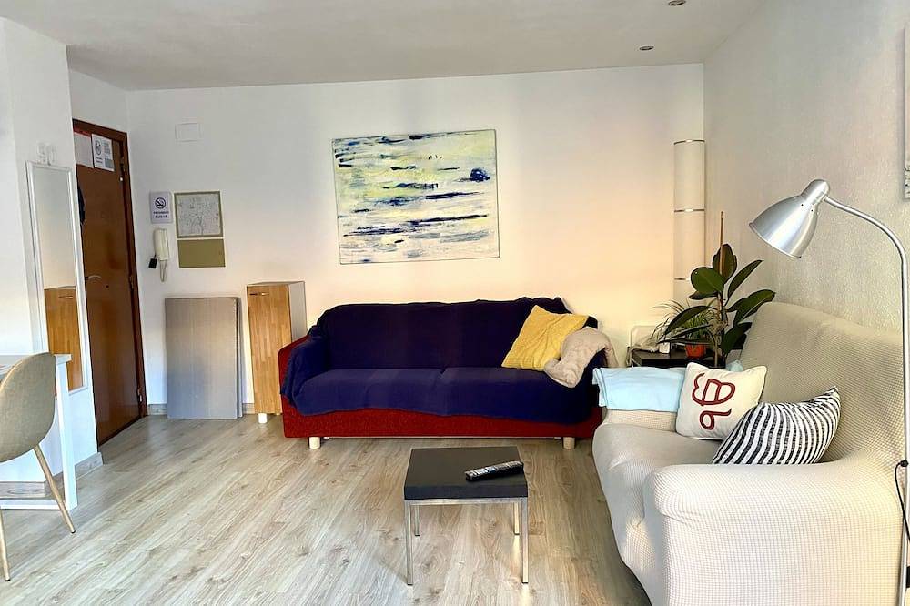 Apartamento entero, Disfrutar el Centro. Piscina. Gastronomia. Wifi in Tarrasa, Interior de Barcelona
