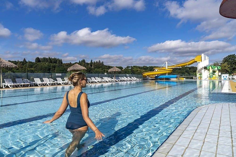 Camping 4 étoiles - Parc aquatique - ccbcafh in Jugon-les-Lacs, Dinan region