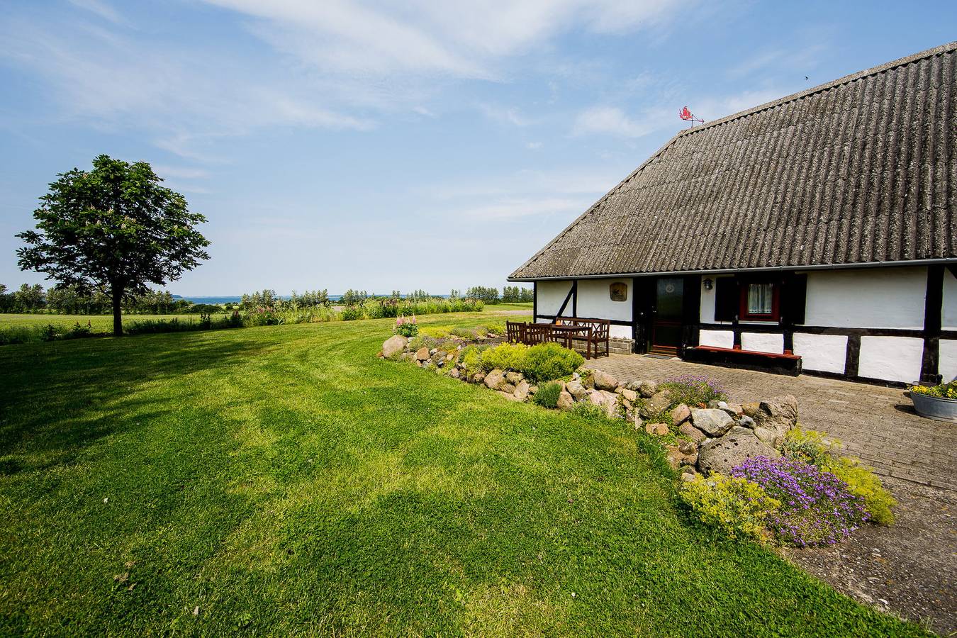 Hel lejlighed, Idyllisk bindingsværksgård 600m fra Lillebælt in Horne, Fåborg
