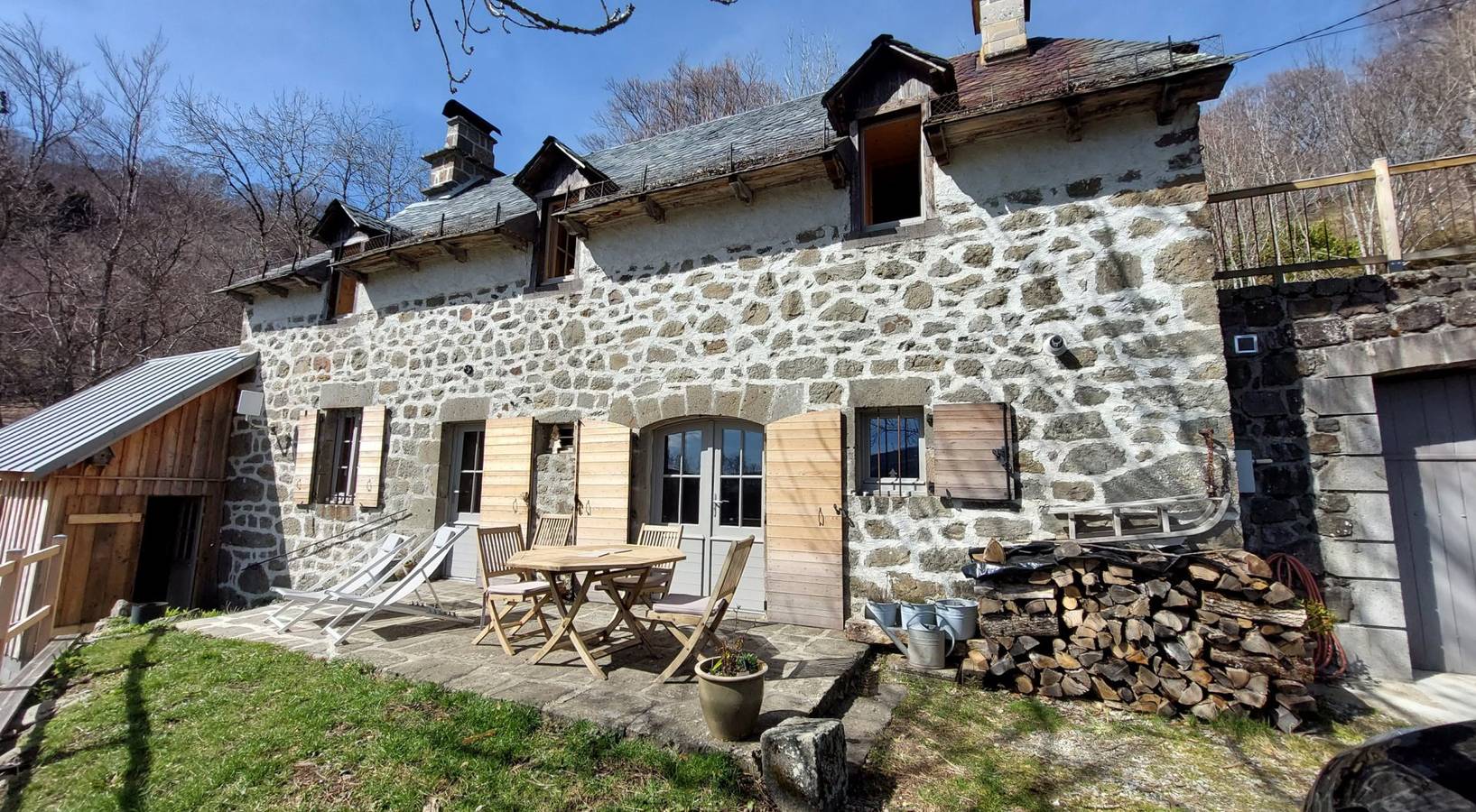 Gîte de caractère pour 8 personnes, proche du Lioran in Saint-Jacques-des-Blats, Région d'Aurillac
