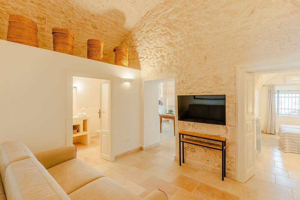 Entire apartment, Beautiful apartment for 5 guests with Wifi, A/C, Tv and veranda, close to Ostuni in Carovigno, Salento