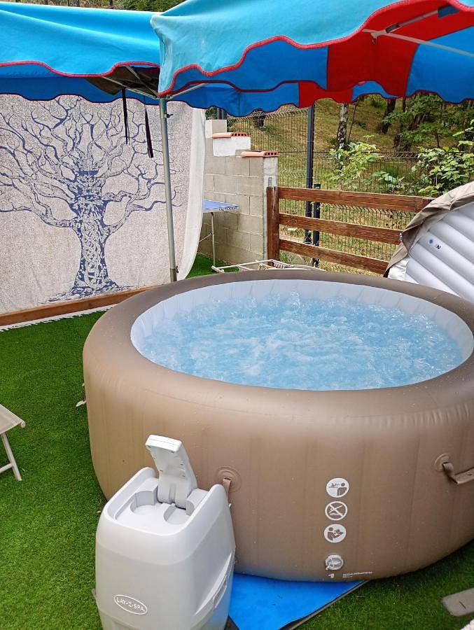 Location de vacances pour 3 personnes, avec vue et jardin à Maureillas-las-Illas