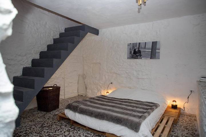 Location de vacances pour 6 personnes, avec terrasse et vue à Irsina