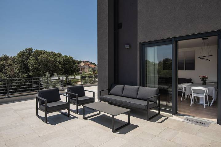 Ferienwohnung für 6 Personen, mit Terrasse und Garten in Medulin