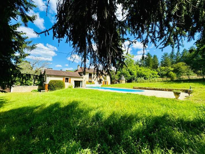 Location de vacances pour 8 personnes, avec piscine ainsi que vue et terrasse, animaux acceptés à Saint-Maime-de-Péreyrol