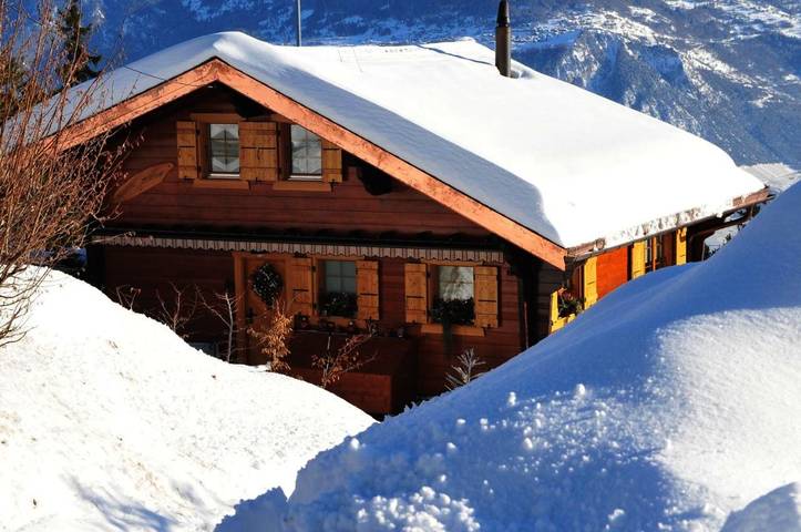 Chalet für 6 Personen, mit Balkon und Terrasse sowie Garten und Ausblick in Savièse