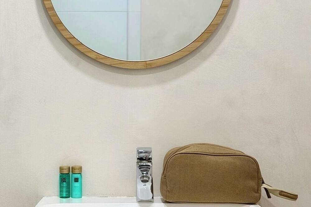 Entire apartment, Canaryislandshost l Orilla Iii in Famara Beach, Teguise