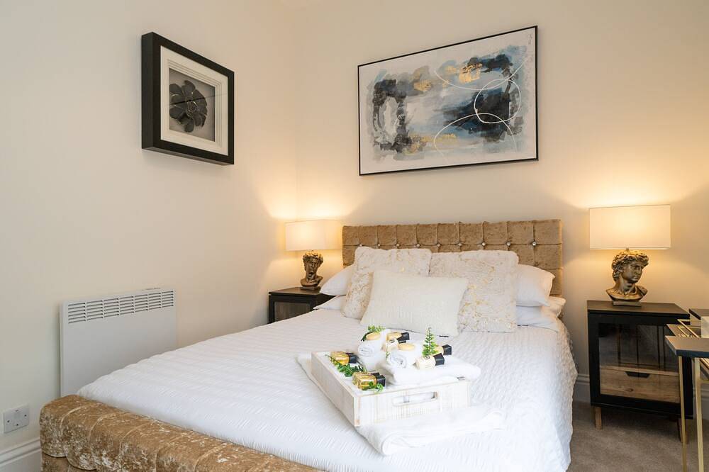 Entire apartment, The Regal Apartment - Close to The Pantiles in Royal Tunbridge Wells, Kent