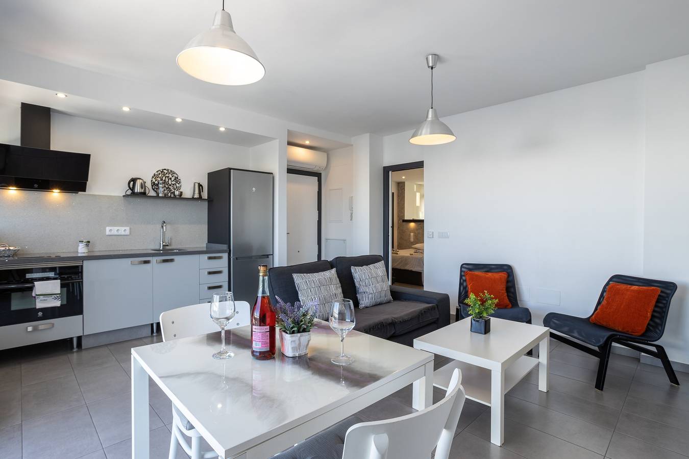 Appartement entier, Appartement confortable avec vue mer, Wi-Fi et terrasse. in Playa Carabeo, Nerja