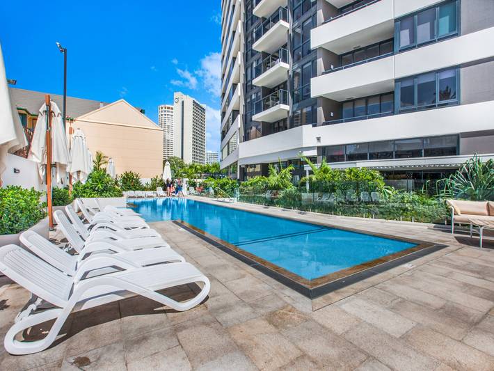 Holiday rental for 4 people, with balcony/terrace and pool as well as sauna in Surfers Paradise