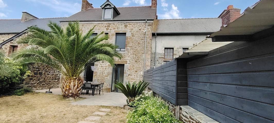 Gîte pour 8 personnes, avec Terrasse ainsi que Jardin et Vue