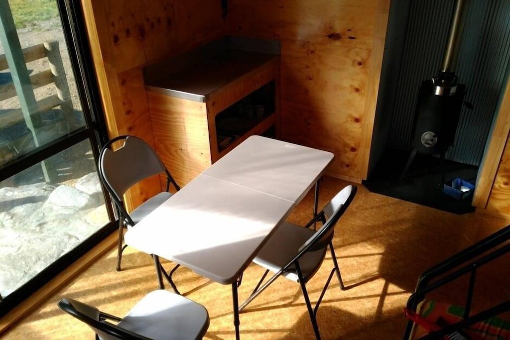 Das Tal des Ahaura River ist nur einen kurzen Spaziergang von Bach entfernt in West Coast (Neuseeland)