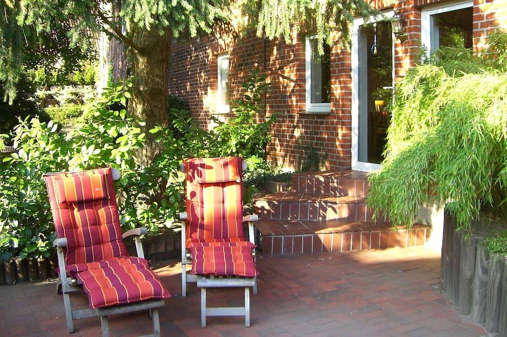 Ganze Wohnung, Komfortable Ferienwohnung mit Traumgarten in Bleckede, Elbtalaue