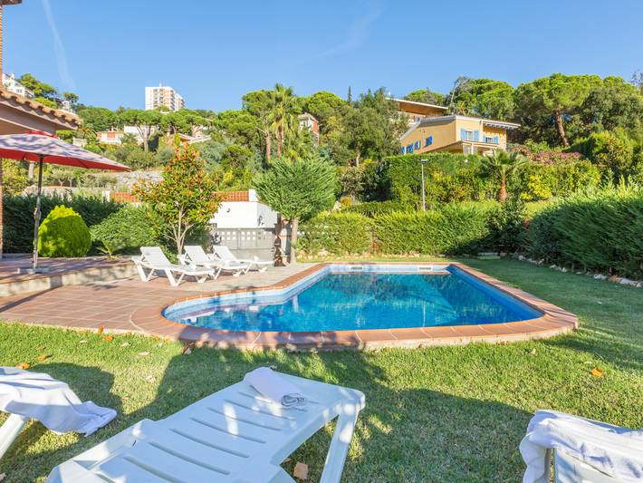 Ferienhaus für 8 Personen, mit Terrasse und Garten in Lloret de Mar - 2