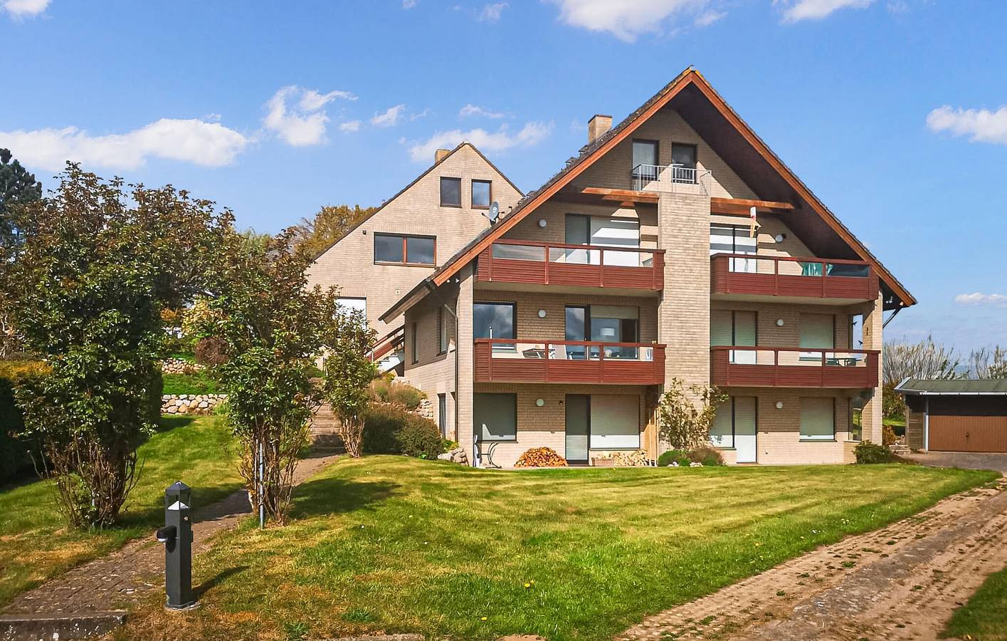 Ganze Ferienwohnung, Apartment mit Meerblick, Terrasse und Parkplatz, 700m zum Strand in Schlei, Boren