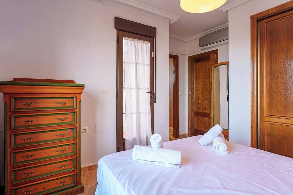 Villa with pool at the foot of Mount Ponoig in Polop, Costa Blanca