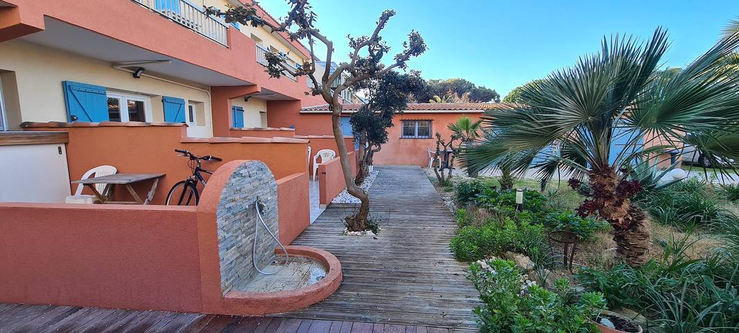 Studio pour 2 personnes, avec terrasse, animaux acceptés