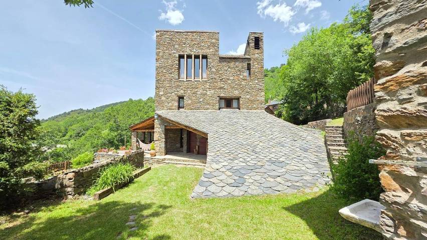 Casa rural para 10 personas, con vistas y jardín, Se admiten mascotas en Ripollès - 3